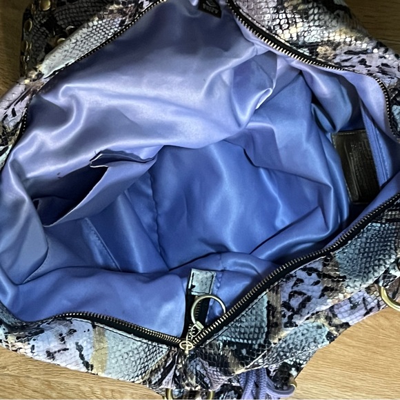 COACH POPPY EMBOSSED EXOTIC XL SPOTLIGHT 15329 Python Print Bag 15329 - Picture 4 of 9